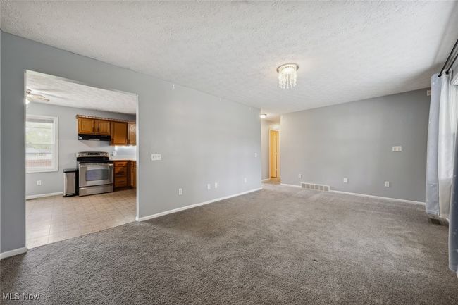 18 Lakeview Ct, House other with 3 bedrooms, 2 bathrooms and null parking in Lagrange OH | Image 9