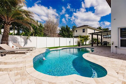 17063 Sw 91st St, Miami, FL, 33196-4861 | Card Image