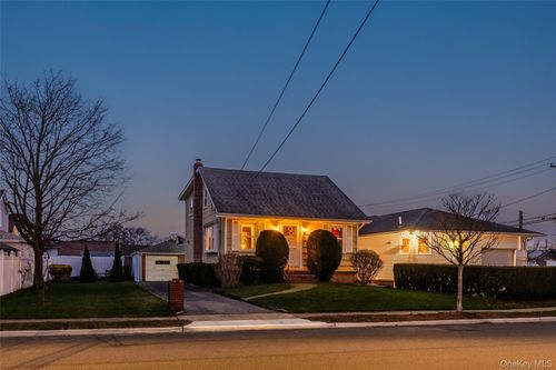 3066 Western Blvd, Baldwin, NY, 11510-4638 | Card Image