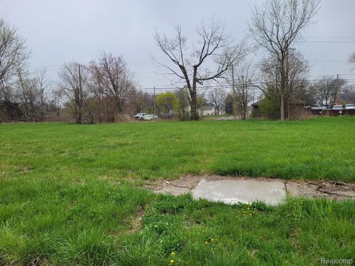 3951 Beaconsfield St, Detroit, MI, 48224-3307 | Card Image