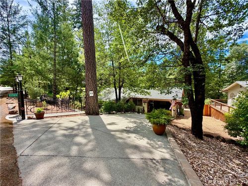 11783 Western Pine Road, Loch Lomond, CA, 95461 | Card Image