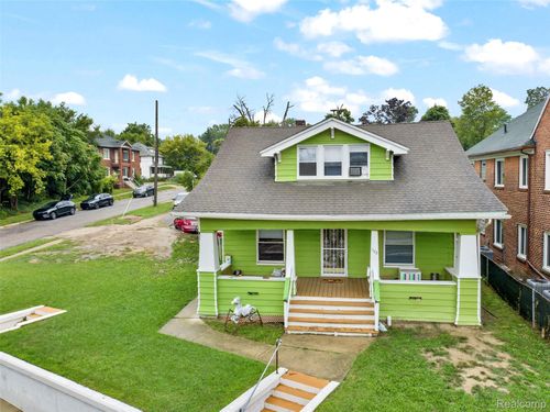 388 N Perry St, Pontiac, MI, 48342-2445 | Card Image