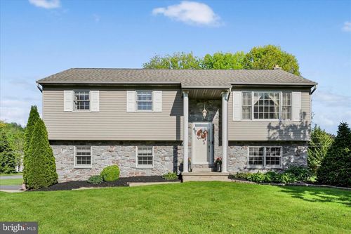 302 Grant St, REINHOLDS, PA, 17569-9628 | Card Image