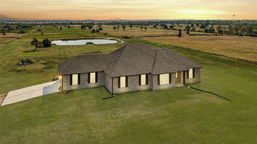 2256 W Bayshore Rd, Anahuac, TX, 77514-2045 | Card Image