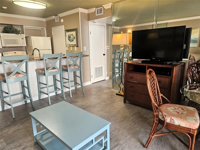 Living-Dining-Kitchen w/ Breakfast Bar | Image 9