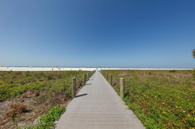 4937 Oxford Dr, House other with 3 bedrooms, 2 bathrooms and null parking in SIESTA KEY FL | Image 46