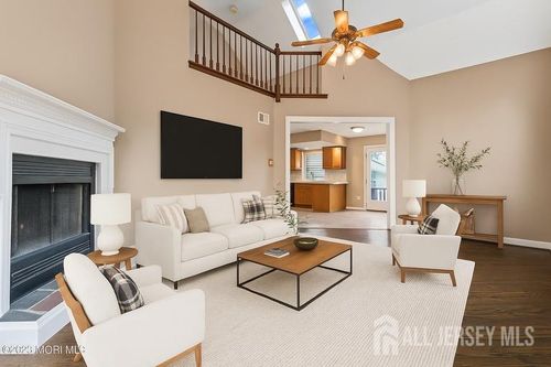 76 9th St, Belford, NJ, 07718-1731 | Card Image