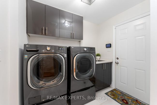 23 Carrville Woods Cir, House attached with 3 bedrooms, 4 bathrooms and 2 parking in Vaughan ON | Image 10