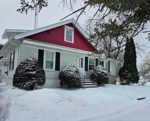 16 High School Blvd, Greene, IA, 50636-9789 | Card Image