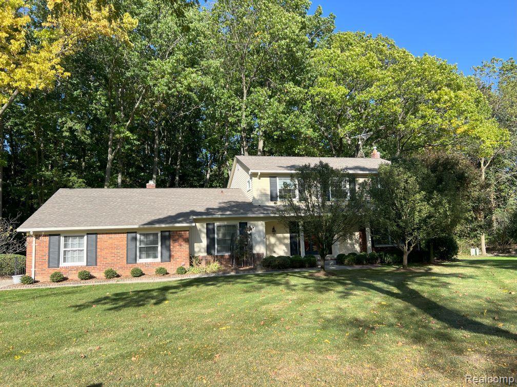 Hunters Gate Dr, Troy, MI 48098