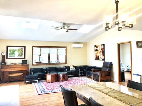 7 Hope Ln, Hicksville, NY, 11801-6110 | Card Image