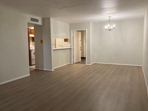 apt-33-3075 Walnut Bend Ln, Houston, TX, 77042-3326 | Card Image