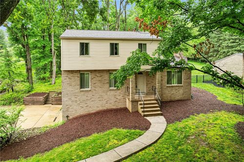 3928 Murry Highlands Cir, Murrysville, PA, 15668-1733 | Card Image