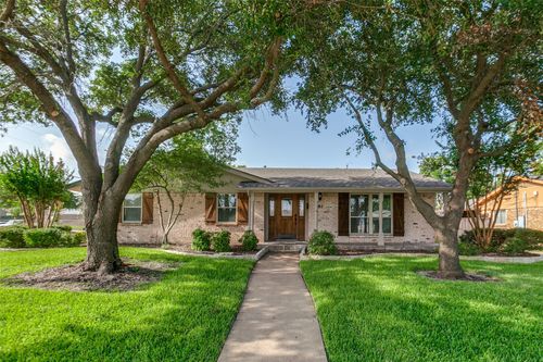 701 Brentwood Ln, Richardson, TX, 75080-3118 | Card Image