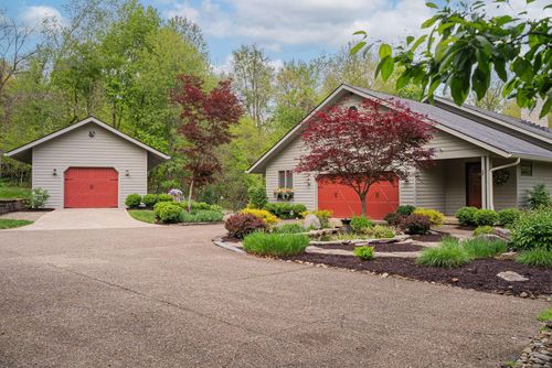 119 Derwyn Dell Way, Granville, OH, 43023-1520 | Card Image