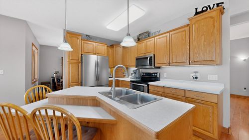 713 7th St Nw, Byron, MN, 55920-4031 | Card Image