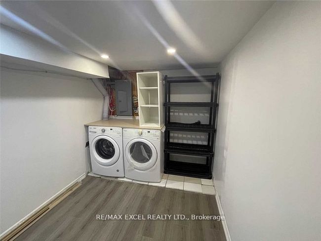 32 Capreol Ave, House attached with 4 bedrooms, 3 bathrooms and 2 parking in Aurora ON | Image 15
