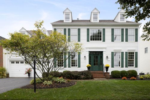 7075 Maynard Pl, New Albany, OH, 43054-8880 | Card Image