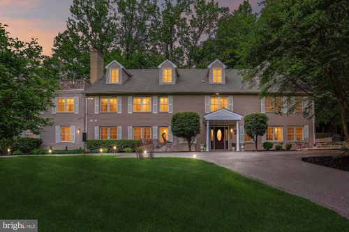 9201 Laurel Oak Dr, BETHESDA, MD, 20817-1937 | Card Image