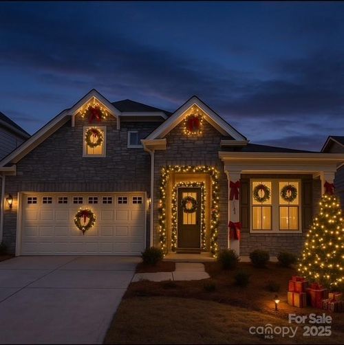 2081 Skyhawk Dr, York, SC, 29745-8879 | Card Image