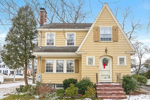 89 Lovell Rd, Melrose, MA, 02176-1301 | Card Image