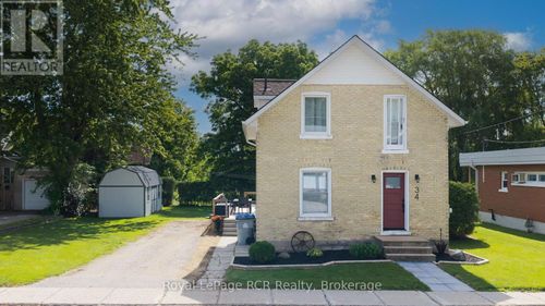 34 Goshen St N, Zurich, ON, N0M2T0 | Card Image