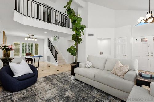 1108 Brioso Ct, Vista, CA, 92081-9092 | Card Image