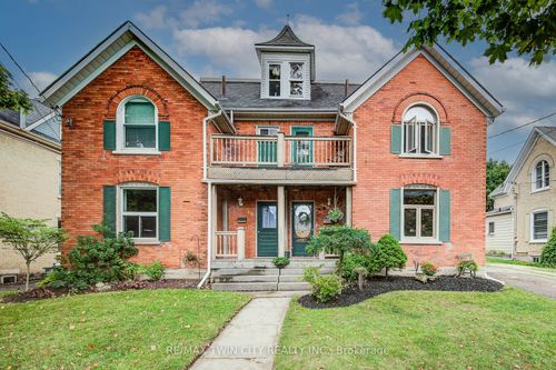 16 Duke St, Elmira, ON, N3B2W7 | Card Image