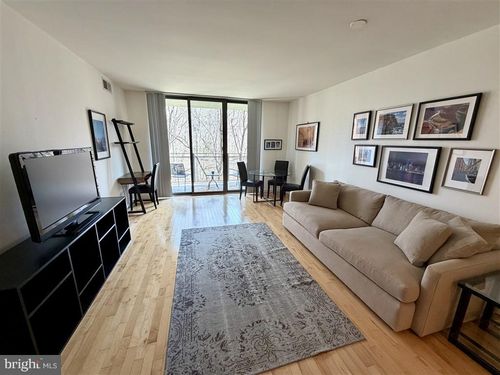 apt-212-3883 Connecticut Ave Nw, WASHINGTON, DC, 20008-4574 | Card Image