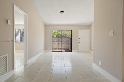 7b-3633 Nw 99th Ter, Sunrise, FL, 33351-8612 | Card Image