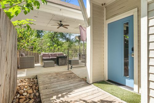 b-1160 Lott Ave, Austin, TX, 78721-2150 | Card Image