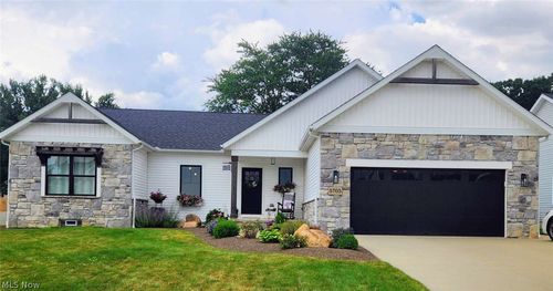 5705 Shadow Ridge Cir Nw, North Canton, OH, 44720-5597 | Card Image