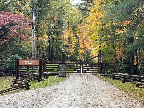 000 Wilderness Trl, Oneida, TN, 37841 | Card Image