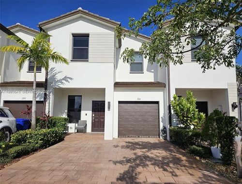 186 Sw 185th Ter, Pembroke Pines, FL, 33029-5469 | Card Image