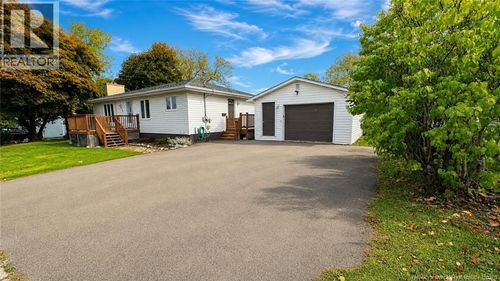 215 Spruce St, Moncton, NB, E1C7K5 | Card Image
