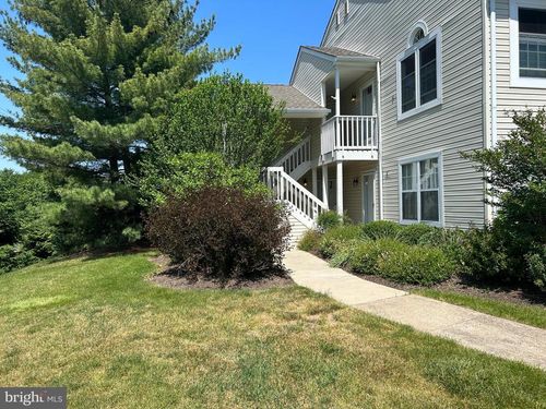 10024 Beacon Hill Dr, SOUTHAMPTON, PA, 18966-5318 | Card Image