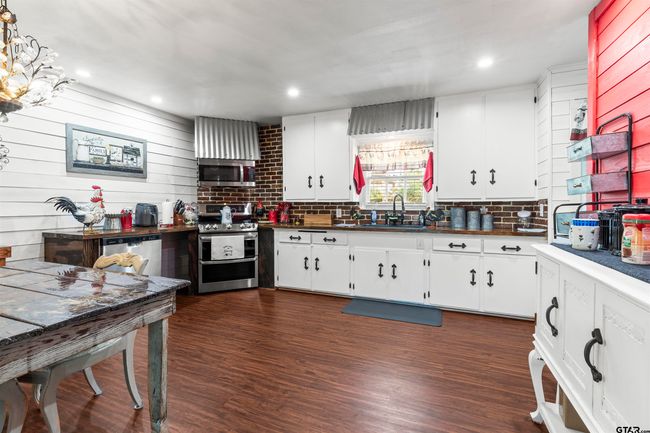 815 E Mcdonald St, House other with 2 bedrooms, 1 bathrooms and null parking in Mineola TX | Image 8