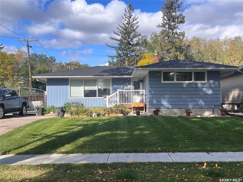 1812 Grant Dr, Regina, SK, S4S4V4 | Card Image