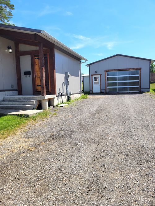 56 Ann St N, Clifford, ON, N0G1M0 | Card Image