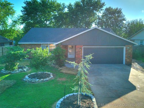 3712 S Oak Ave, Broken Arrow, OK, 74011-1838 | Card Image