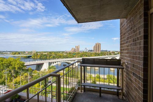 822-401 S 1st St, Minneapolis, MN, 55401-2566 | Card Image