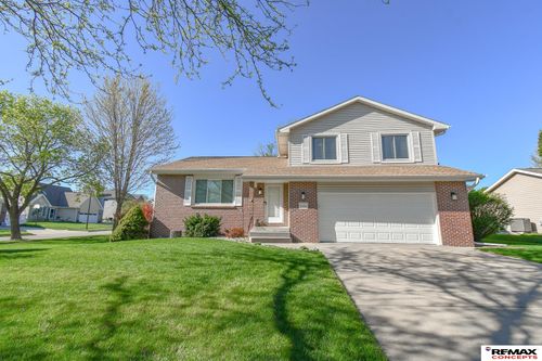 5431 Madalyn Road, Lincoln, NE, 68516 | Card Image
