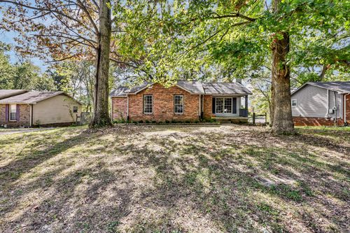 810 R S Bradley Blvd, Clarksville, TN, 37042-3843 | Card Image