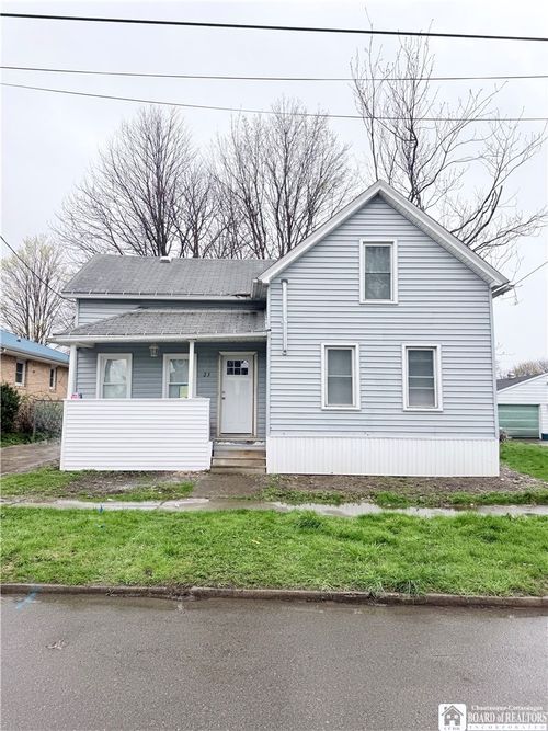 23 Leming St, Dunkirk, NY, 14048-1121 | Card Image