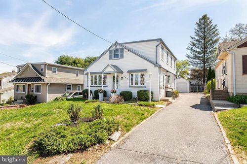 127 2nd Ave, BROOMALL, PA, 19008-2315 | Card Image