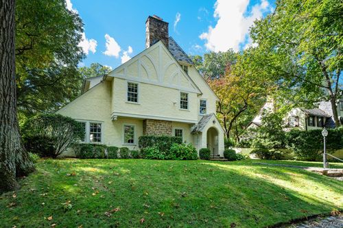 49 Beechmont Ave, Yonkers, NY, 10708-2017 | Card Image