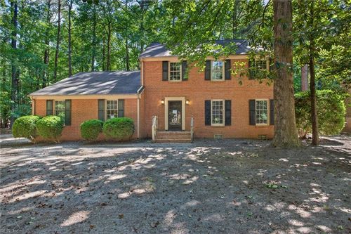 109 Peyton Rd, Williamsburg, VA, 23185-5526 | Card Image