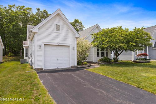 18 Valley Stream Pl, BARNEGAT, NJ, 08005-5524 | Card Image