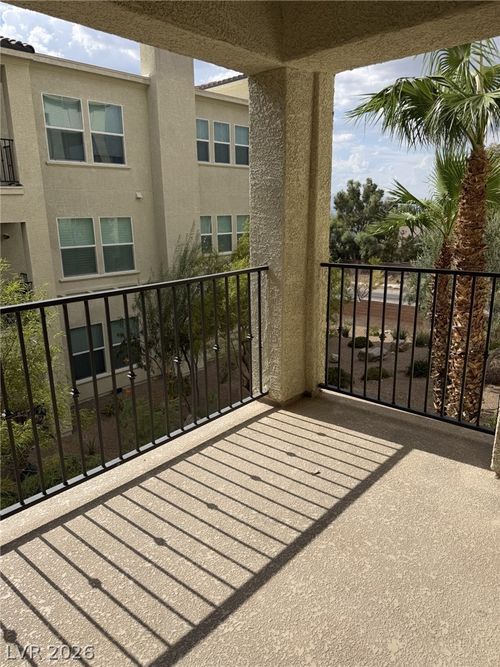 3203-2555 Hampton Rd, Henderson, NV, 89052-7169 | Card Image