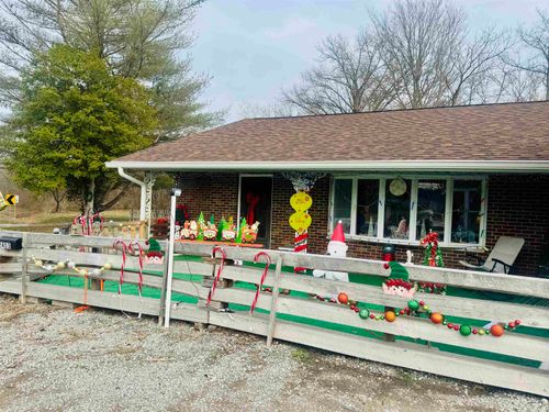 2403 E Main St, West Frankfort, IL, 62896-1760 | Card Image